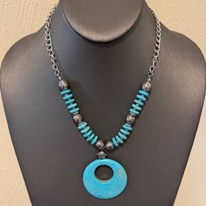 🛍️Turquoise and Silver Pendant Necklace